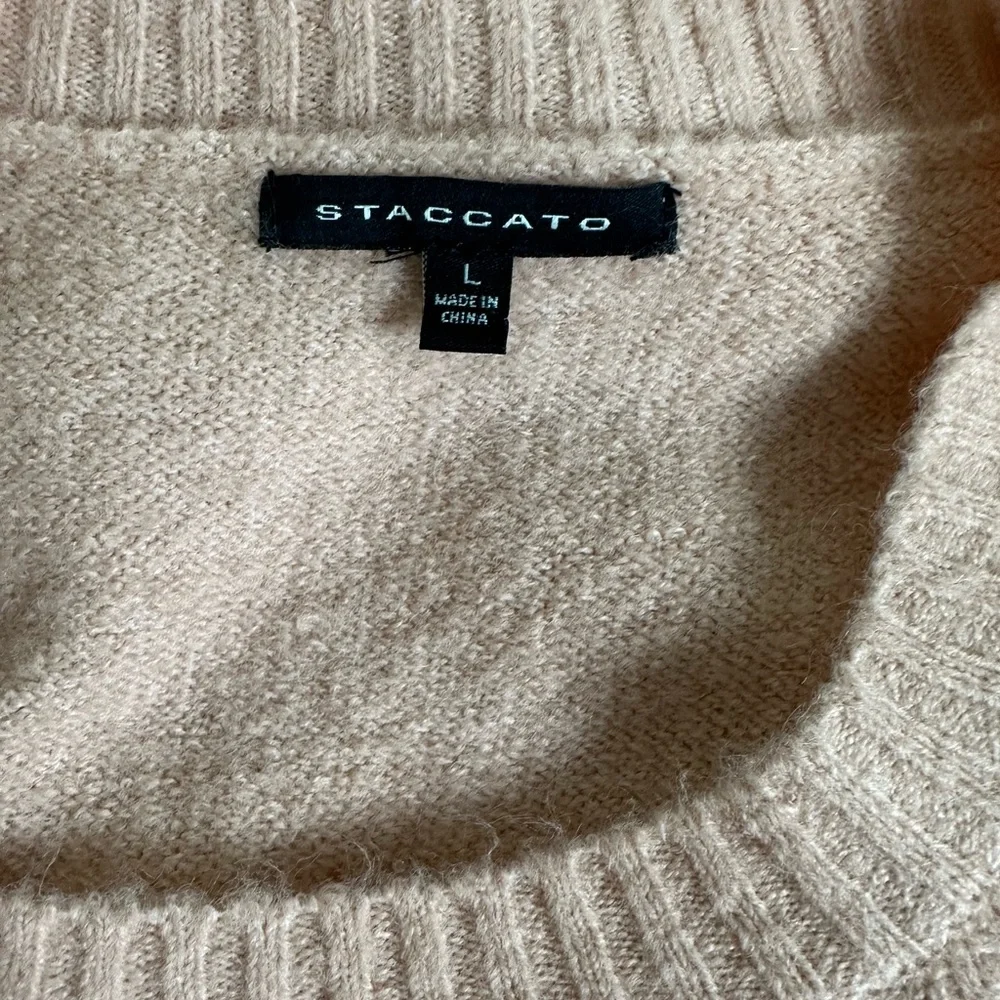 Sweater. - Picture 3 of 4